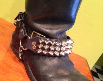 ユニセックススパイクレザーブーツストラップチェーン付き送料無料