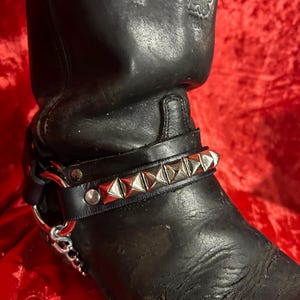 One-Row Pyramid Studded Leather Bootstrap | SEXMAN LEATHER