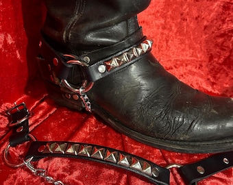 Cinturini per stivali in pelle con borchie piramidali a una fila (paio) / SEXMAN LEATHER