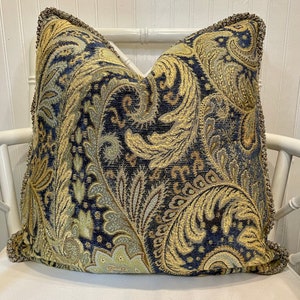 Paisley Decorative Throw Pillow Cover with Trim