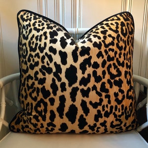 20 Inch Velvet Leopard Pattern Decorative Pillow Cover with Black Velvet Cording