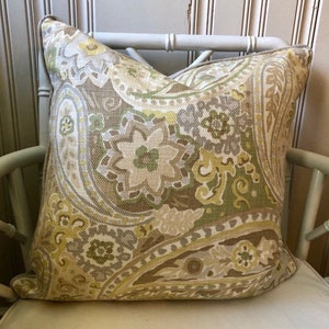 Pastel Paisley Decorative Throw Pillow Cover