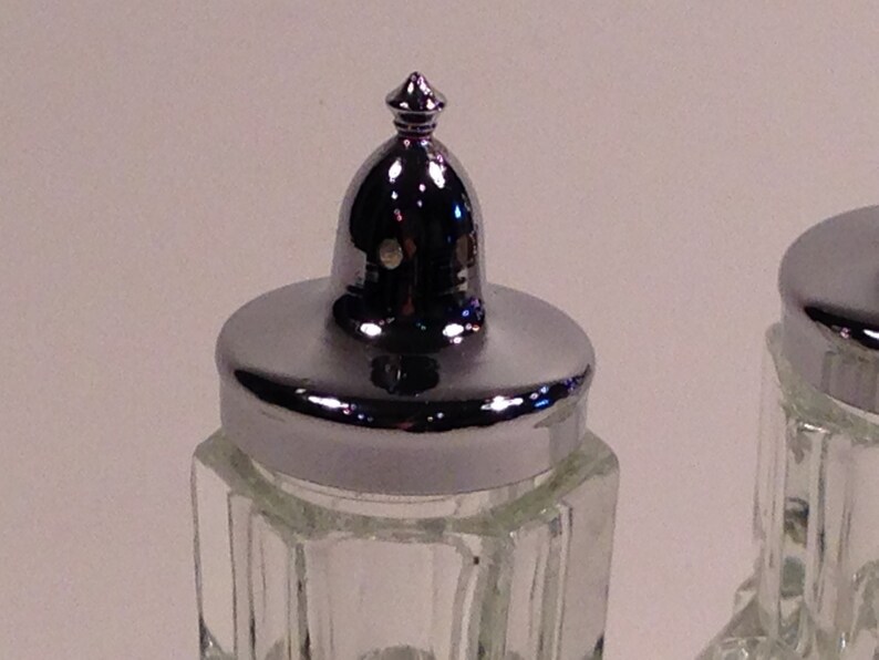 Vintage Diamond Cut Crystal Salt And Pepper Shakers Circa 1940/'s-1950/'s #226