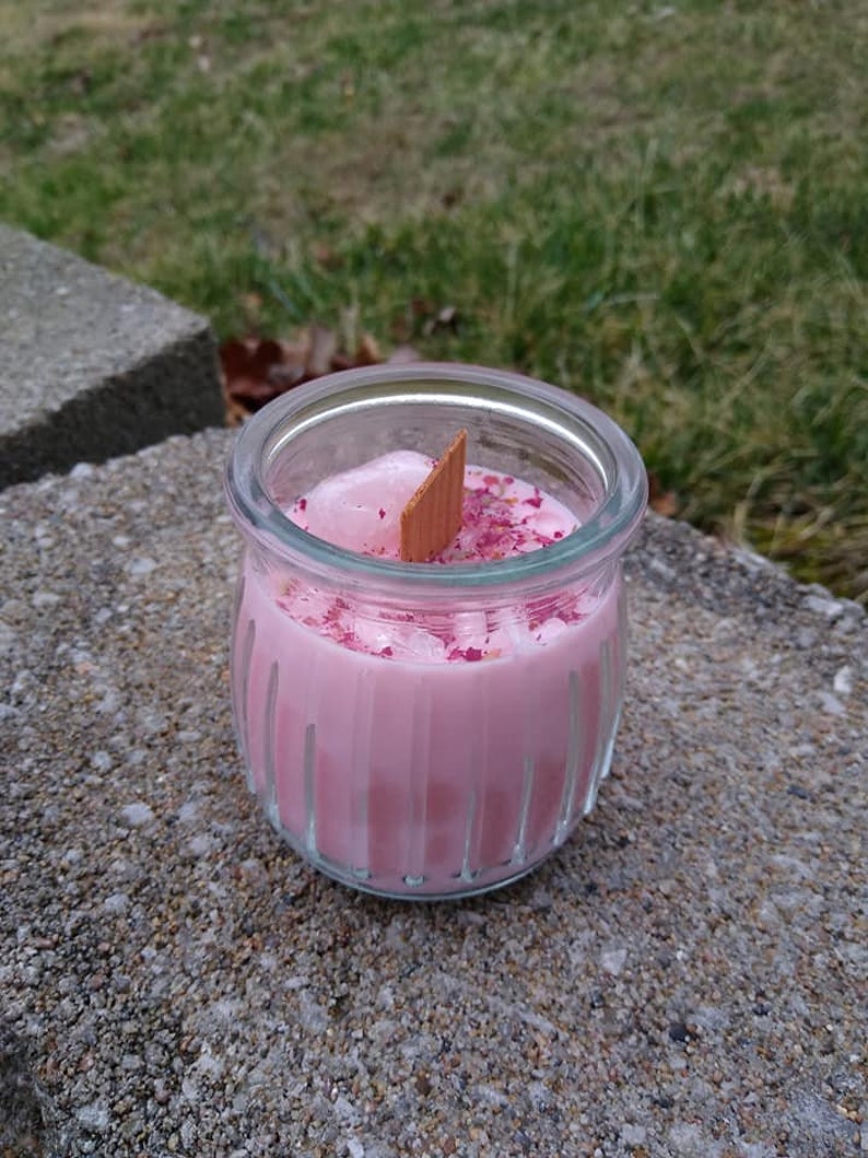 Victorian Rose Wood wick Soy Container Candle with Rose quartz