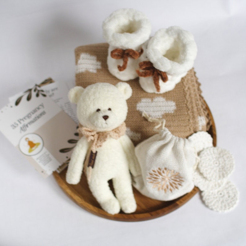 New Baby Boy and Girl Gift Basket Zero Waste Gifts for Pregnancy