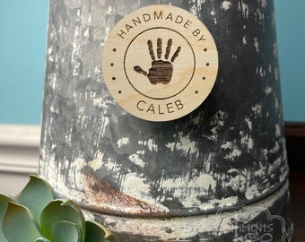 Ręcznie wykonane przeze mnie - magnes z możliwością personalizacji TYLKO PLIK CYFROWY - laser, prezent, Glowforge, wektor, drewno, akryl, cięcie, ekspozycja prac artystycznych dzieci, lodówka