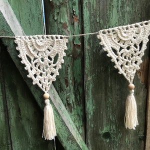 Exquisite Boho Garland Crochet Pattern | Boho Bunting Crochet Pattern - decorate your home with crochet | Advanced crochet boho pattern