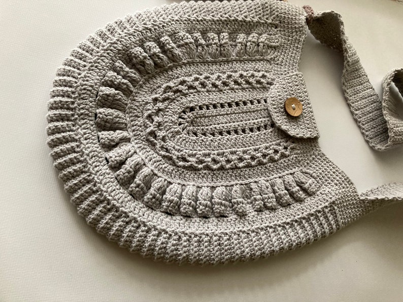 Reia Crochet Boho Bag Pattern, Large Capacity Crochet Purse Pattern in Grey