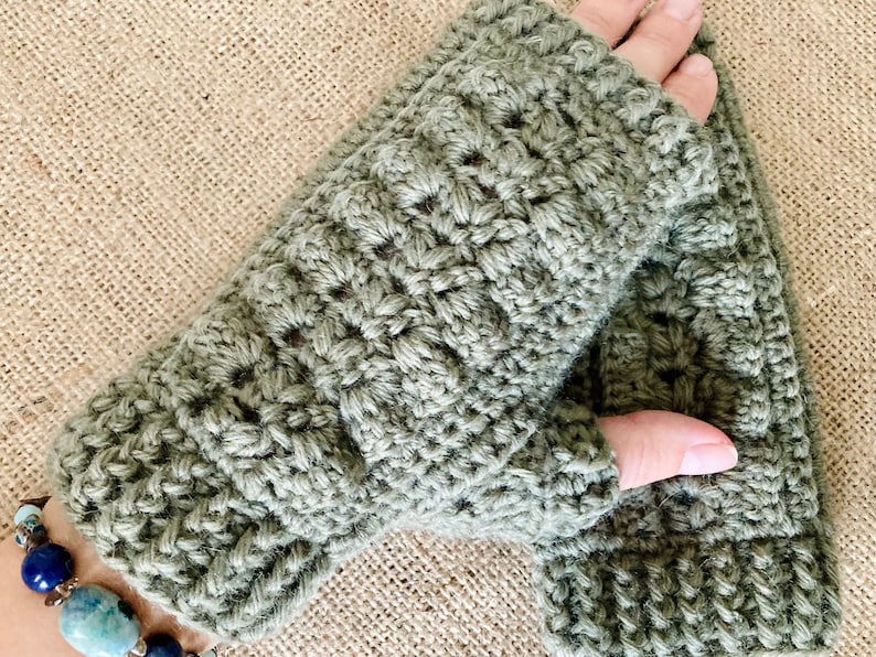 Crocheted fingerless gloves with ruffles