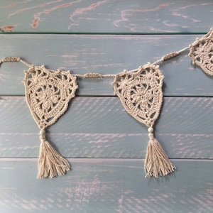Boho Hearts Bunting Crochet Pattern | Crochet Hearts Garland Pattern | Crochet Boho Bunting with Hearts and Tassels - detailed tutorial