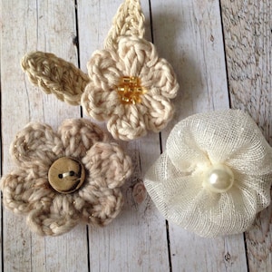 Crocheted flowers for Bucket bag with drawstring closure