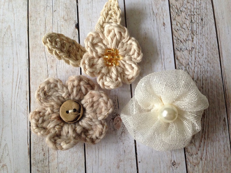 Crocheted flowers for Bucket bag with drawstring closure