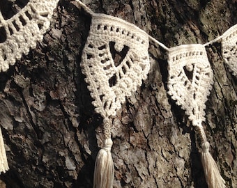 Boho Garland Crochet Pattern | Boho Bunting Crochet Pattern - decorate your home with crochet | Crochet garland pattern for boho decorations