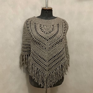 Deidra Häkelponcho Muster | Häkelanleitung für Poncho | Boho Häkel Poncho für Damen