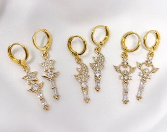 Vergulde engelenster, maan of hartstang bedel oorbellen met cubic zirconia cz accenten en vergulde mini huggie hoepels