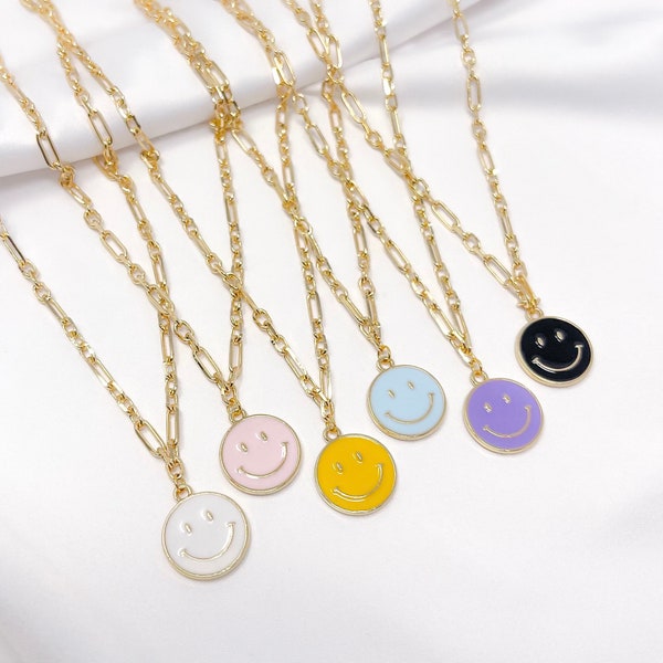 Halsband med glada smiley-ansikten, anpassningsbart emaljhalsband med smiley-ansikte och guldpläterad gemkedja, trendigt halsband, presenter till henne