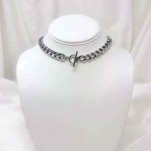 Stainless steel extra chunky 10mm curb chain choker necklace with toggle clasp, unisex necklace, gifts for him, gifts for her, trendy, y2k image 2