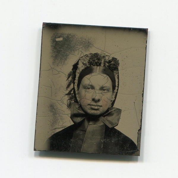 Beautiful bonnet, antique gem tintype photo