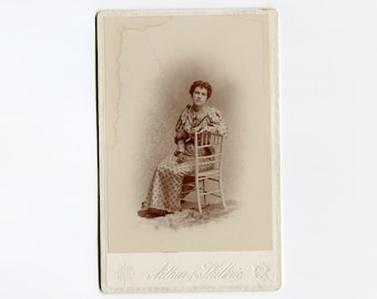 Modern beauty, antique cabinet card photo