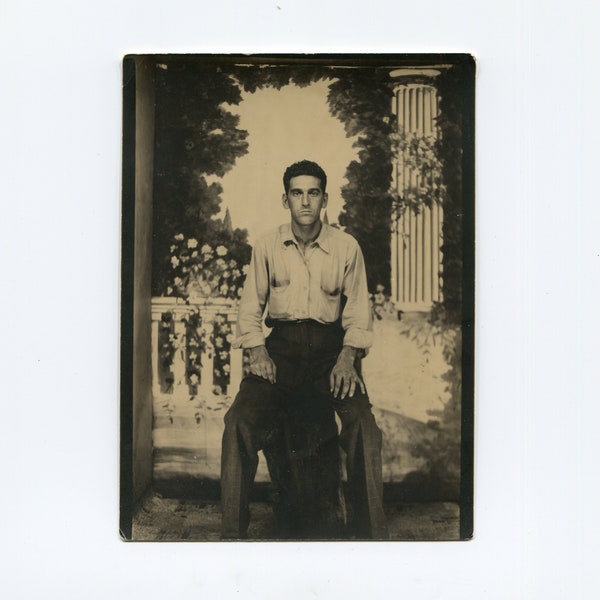 Wide stance, vintage arcade photo