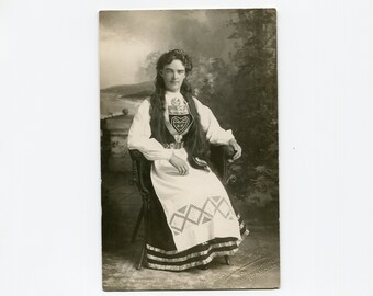 Femme norvégienne, photo rppc antique