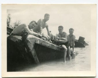 Beached, vitnage snapshot photo
