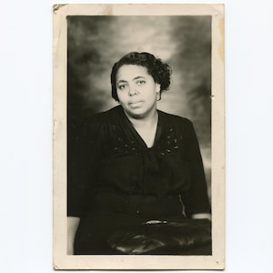 Yeux bienveillants, photo vintage rppc, femme afro-américaine