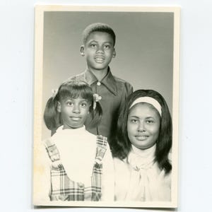 Mother of two, vitnage wallet sized studio photo, African American family