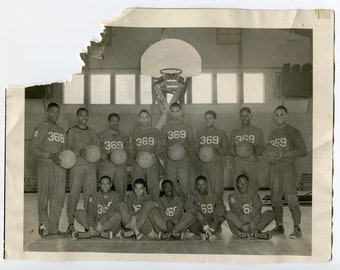 Basketball team, vintage 8x10 African American photo