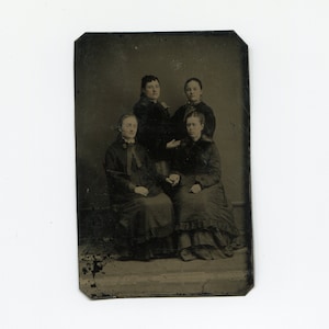 Hand in hand, antique tintype photo