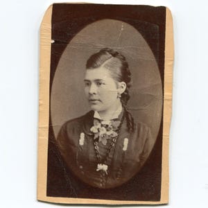 Victorian beauty, antique cdv photo