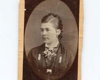 Victorian beauty, antique cdv photo
