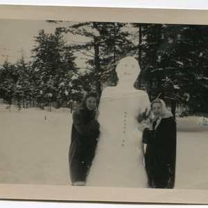 Tall snowman, vintage snapshot photo image 2