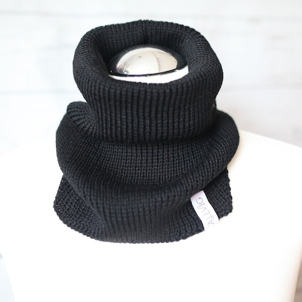 Pure laine mérinos noir hommes cache-cou guêtre fait à la main Snood par Alevig fabriqué en Estonie cadeau parfait unisexe