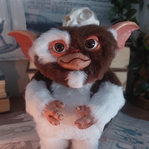 VORBESTELLUNG Mini Gizmo Art Doll, handgemachte teilweise bewegliche Mogwai Figur, 80er Jahre Film Sammlerstück, nostalgisches Geek Geschenk, Gremlins Liebhaber, Puppe