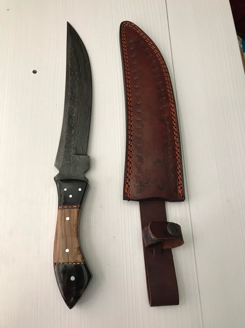 X3H-225H Horn And Wood Handle... Custom Handmade Damascus Steel Hunting Knife