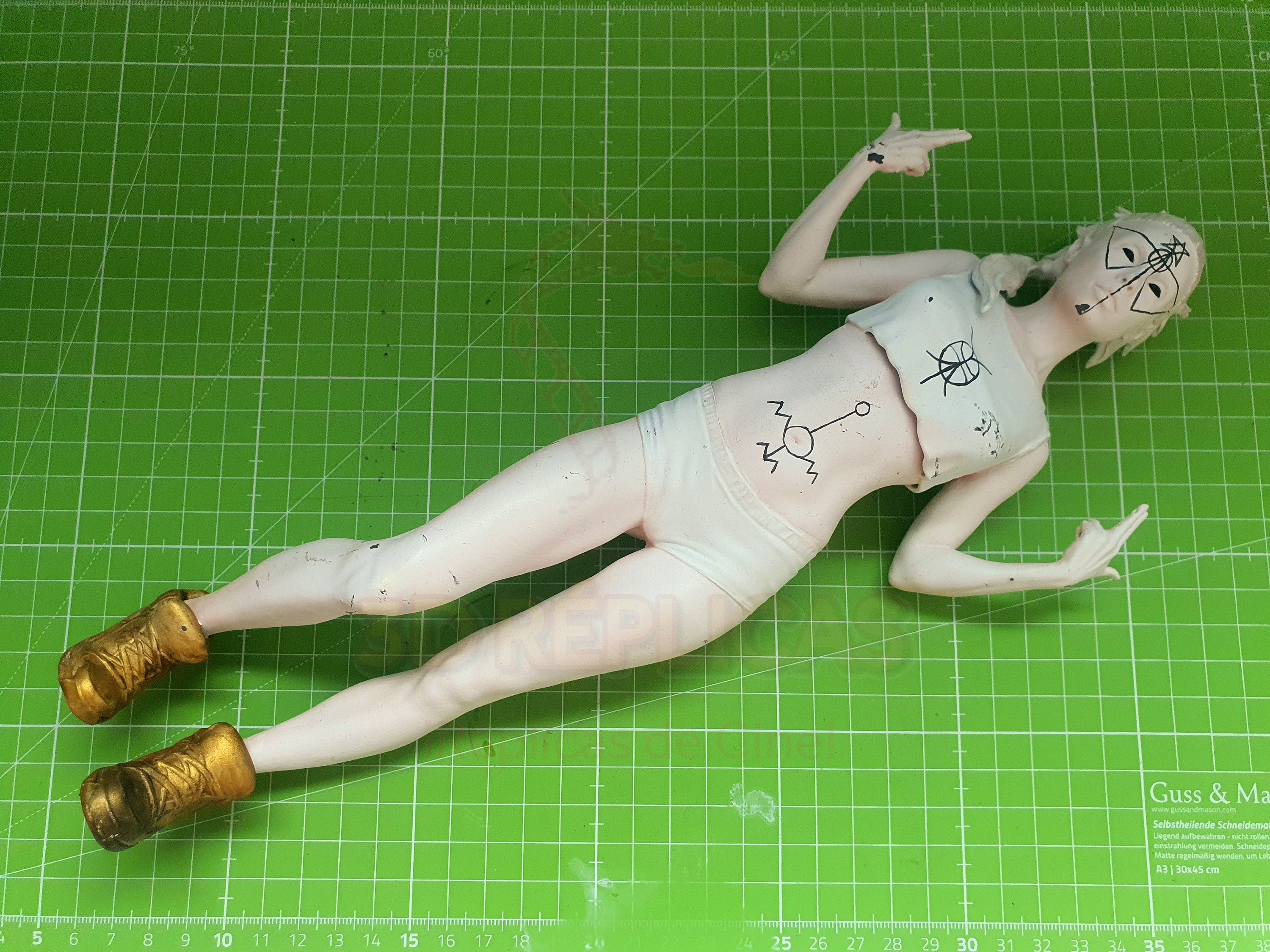 OUTLET Yo-landi Visser 12 30cm Resin Statue HAND Painted Figure From Die  Antwoord Tension Yolandi Ninja Zef - Etsy Norway