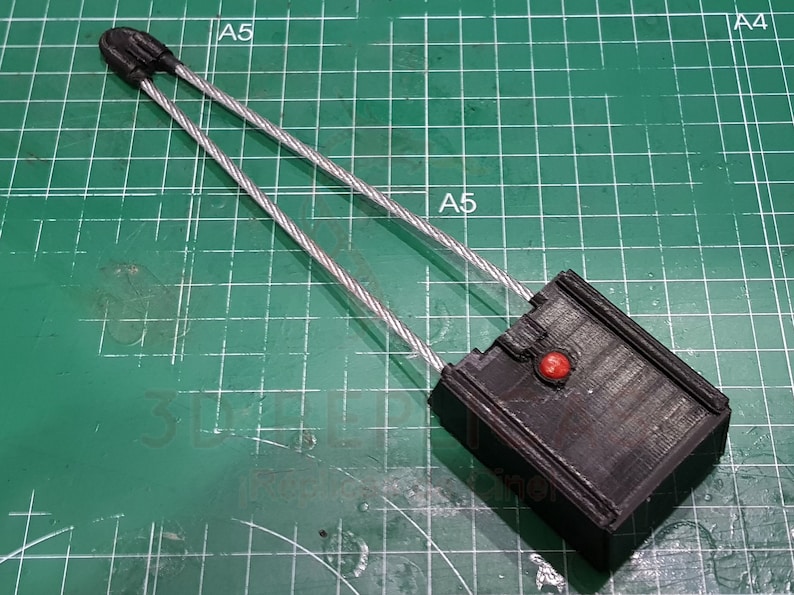 Star Wars The Mandalorian Bounty Tracking Fob Device Cosplay Prop Replica