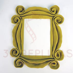 FRIENDS Yellow Peephole Frame Monica's Appartment Marco Fotos Apartamento - REAL Willow WOOD!