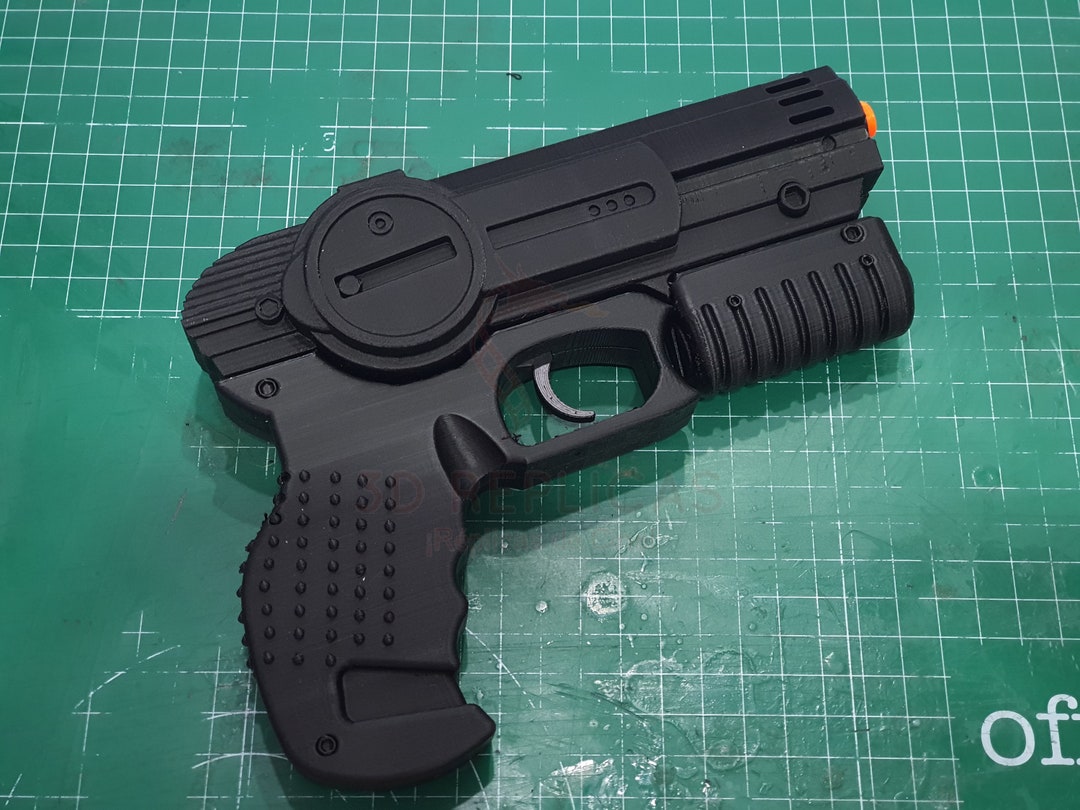 I Robot Will Smith Del Spooner Pistol Gun Blaster Cosplay Prop Replica