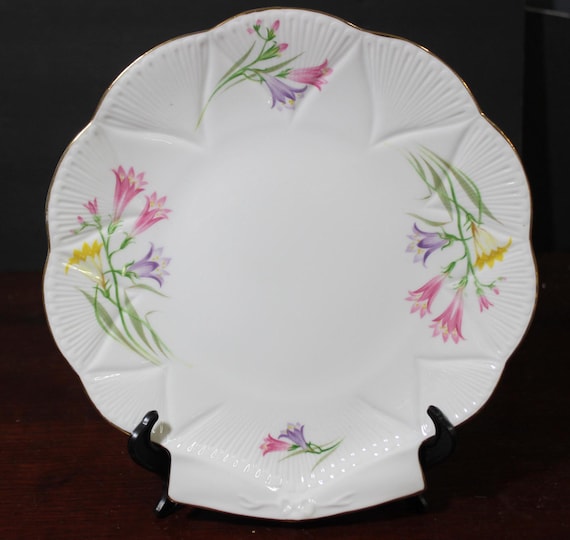 ヴィンテージ シェリー ケーキプレート：ワイルドフラワー柄、シェル型