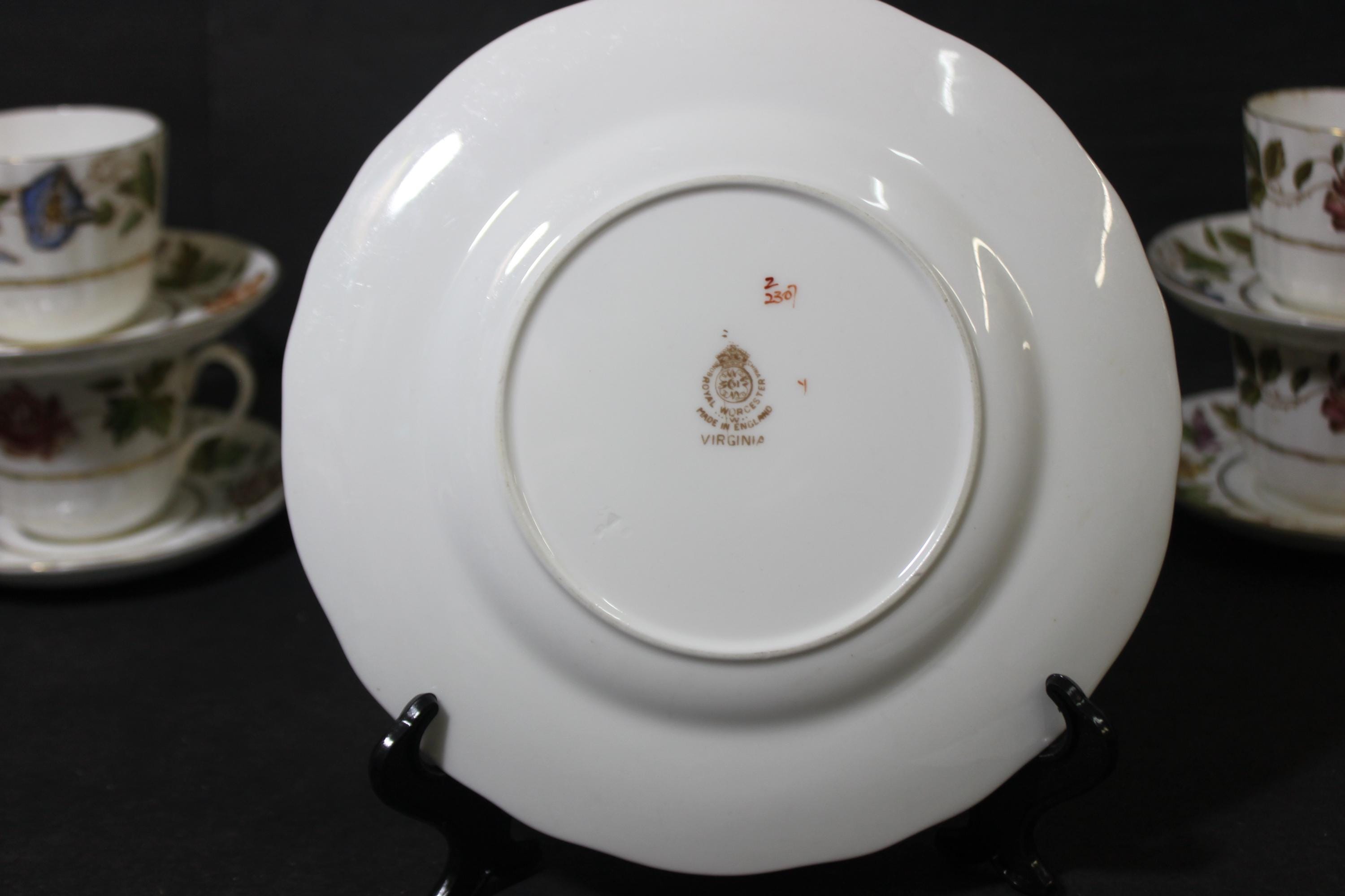 ロイヤルウースター ディナープレート、紫、青、黄、赤の花柄ボーダー