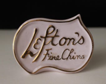 Linke Seite: Fine China Reklameschild - Porzellan und goldener Schriftzug, 3 1/4 "x 2 1/2" Händlerschild