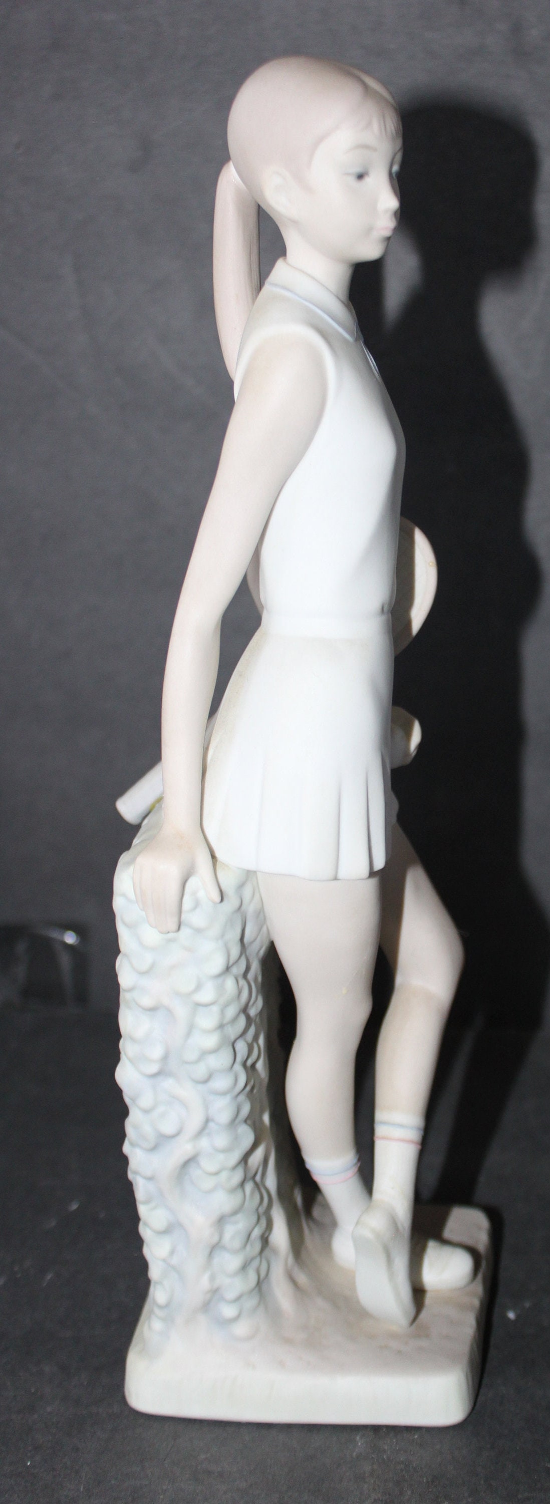 ヴィンテージ リヤドロ テニスプレイヤーガール 磁器フィギュア #4798