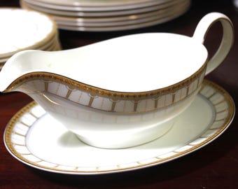 Royal Doulton "Sovereign" Sauciere & Unterteller