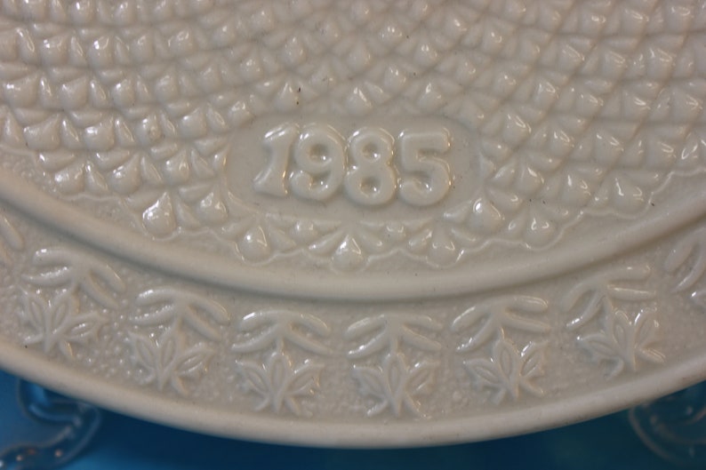 Irish Heather /' Belleek Plate Cabinet Plate Superb Condition Vintage Belleek Christmas 1985 Plate 9 Diameter