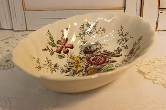 Vintage English Discontinued 1982 Johnson Brothers Sheraton 8 Oval Serving Bowl : Floral Vegetable Bowl U K Production Superb