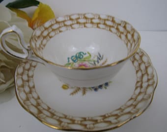 Filiżanka i spodek z porcelany kostnej Royal Albert | Kwiatowy kubek na herbatę
