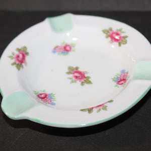 Shelley Ashtray : &quot;Rosebud&quot;  #13426  Pin Dish, Dainty Jewelry Dish
