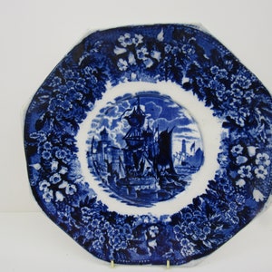 Antique Wedgwood "Ferrara" Octogonal 8" Plate: Blue Transferware ,UK 100 Years Old, Blue Flowers, Ships & Buildings,ENVÍO INCLUIDO